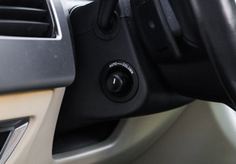 Подержанный автомобиль Jaguar XF Sedan 2014 года (18 фото)