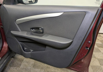 Подержанный автомобиль Nissan Almera Sedan 2013 года (24 фото)