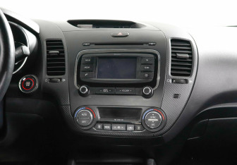 Подержанный автомобиль Kia Cerato Sedan 2017 года (9 фото)