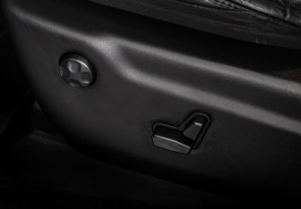 Подержанный автомобиль Jeep Grand Cherokee 2013 года (20 фото)