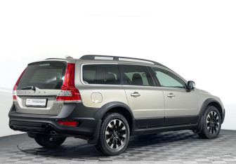 Подержанный автомобиль Volvo XC70 2014 года (5 фото)