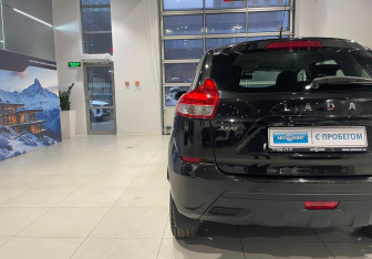 Подержанный автомобиль LADA (ВАЗ) XRAY 2017 года (8 фото)