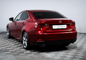Подержанный автомобиль Lexus IS Sedan 2013 года (7 фото)