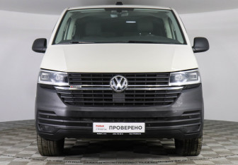 Подержанный автомобиль Volkswagen Caravelle 2021 года (2 фото)