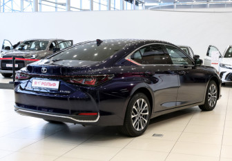 Новый Lexus ES 2025 (5 фото)
