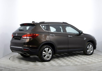 Подержанный автомобиль DongFeng AX7 2018 года (3 фото)