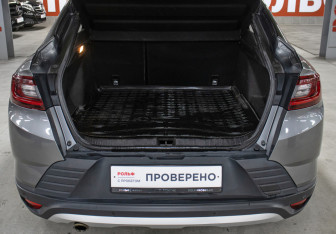 Подержанный автомобиль Renault Arkana 2020 года (10 фото)