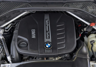 Подержанный автомобиль BMW X6 2018 года (9 фото)