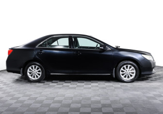 Подержанный автомобиль Toyota Camry Sedan 2012 года (4 фото)