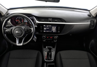 Подержанный автомобиль Kia Rio Hatchback 2021 года (14 фото)
