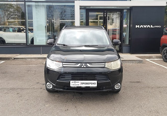 Подержанный автомобиль Mitsubishi Outlander 2012 года (2 фото)