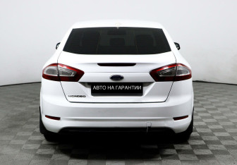 Подержанный автомобиль Ford Mondeo Sedan 2012 года (6 фото)