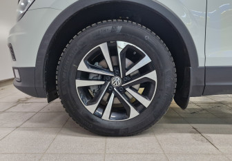 Подержанный автомобиль Volkswagen Tiguan 2020 года (12 фото)