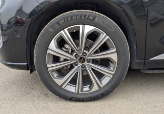 Подержанный автомобиль Exeed VX 2023 года (18 фото)