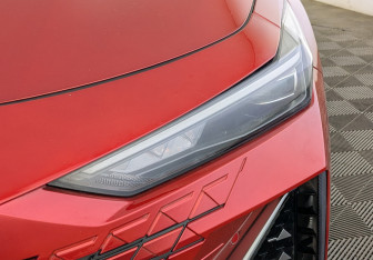 Подержанный автомобиль Changan UNI-V 2023 года (11 фото)