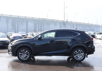 Подержанный автомобиль Lexus NX 2017 года (8 фото)