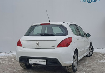 Подержанный автомобиль Peugeot 308 Hatchback 2012 года (5 фото)