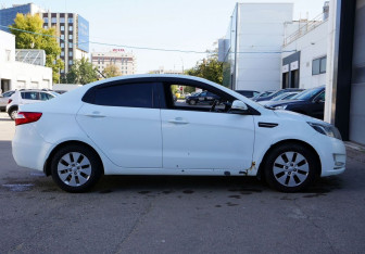 Подержанный автомобиль Kia Rio Sedan 2011 года (4 фото)