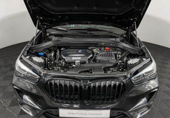 Подержанный автомобиль BMW X1 2020 года (10 фото)