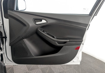 Подержанный автомобиль Ford Focus Hatchback 2019 года (24 фото)