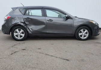 Подержанный автомобиль Mazda 3 Hatchback 2012 года (4 фото)