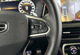 Подержанный автомобиль Geely Tugella 2023 года (17 фото)