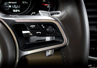 Подержанный автомобиль Porsche Cayenne 2017 года (30 фото)