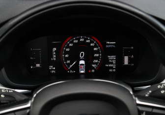 Подержанный автомобиль Volvo XC60 2019 года (27 фото)