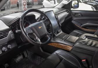 Подержанный автомобиль Chevrolet Tahoe 2016 года (17 фото)