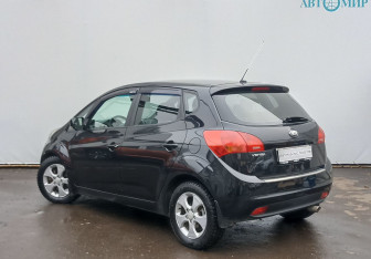 Подержанный автомобиль Kia Venga 2012 года (7 фото)