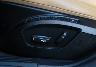 Подержанный автомобиль Volvo V40 Cross Country 2019 года (12 фото)