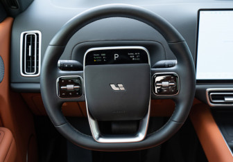 Новый LiXiang L9 2024 (15 фото)