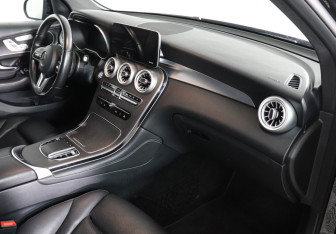 Подержанный автомобиль Mercedes-Benz GLC Coupe 2020 года (10 фото)