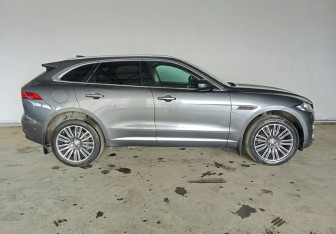 Подержанный автомобиль Jaguar F-Pace 2017 года (7 фото)