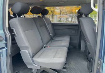 Подержанный автомобиль Volkswagen Caravelle 2017 года (11 фото)