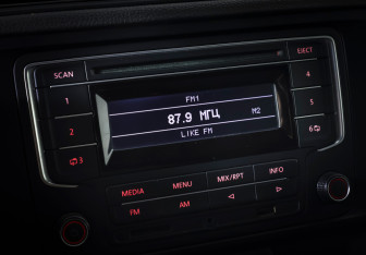 Подержанный автомобиль Volkswagen Jetta Sedan 2015 года (16 фото)