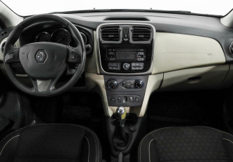 Подержанный автомобиль Renault Logan Sedan 2016 года (8 фото)