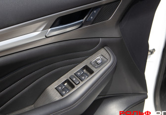 Подержанный автомобиль Haval F7 2020 года (17 фото)