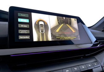 Подержанный автомобиль Changan UNI-V 2023 года (27 фото)