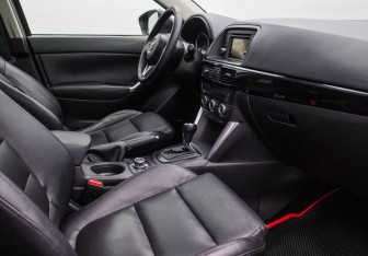 Подержанный автомобиль Mazda CX-5 2012 года (9 фото)