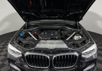 Подержанный автомобиль BMW X3 2019 года (10 фото)