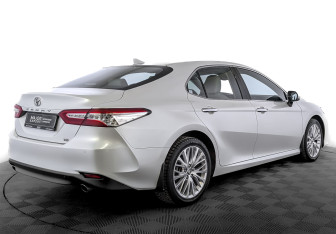 Подержанный автомобиль Toyota Camry Sedan 2021 года (5 фото)