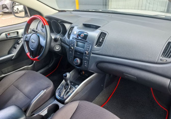 Подержанный автомобиль Kia Cerato Sedan 2012 года (10 фото)