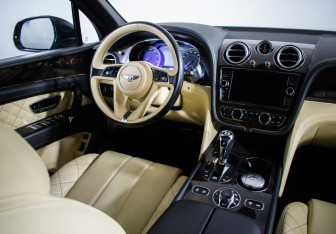 Подержанный автомобиль Bentley Bentayga 2016 года (15 фото)