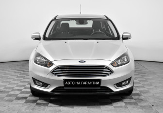 Подержанный автомобиль Ford Focus Sedan 2015 года (2 фото)