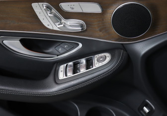 Подержанный автомобиль Mercedes-Benz GLC Coupe 2017 года (19 фото)