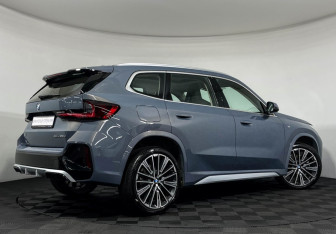 Подержанный автомобиль BMW X1 2025 года (2 фото)
