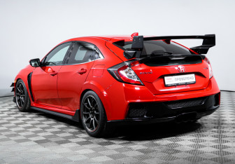 Подержанный автомобиль Honda Civic Type R Hatchback 2019 года (7 фото)