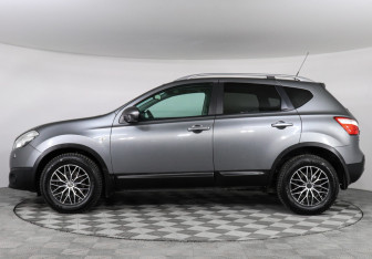 Подержанный автомобиль Nissan Qashqai 2011 года (8 фото)