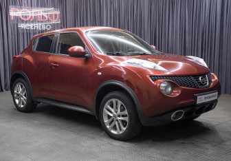 Подержанный автомобиль Nissan Juke 2011 года (3 фото)